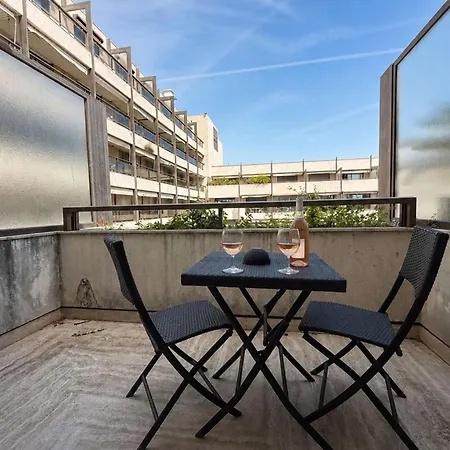 With Terrace On The 6th Floor كان